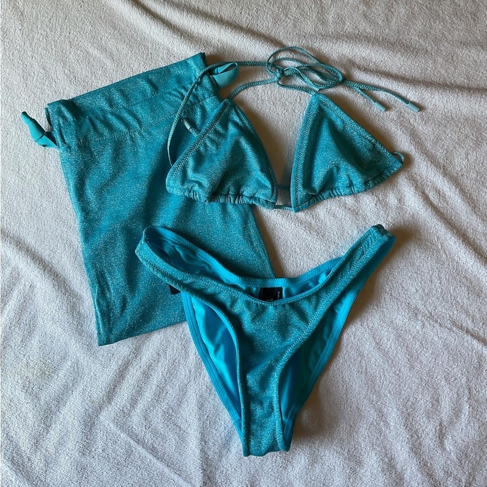 Triangl Baby Blue Sparkle Set